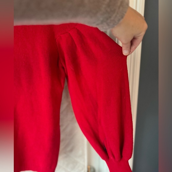 LIKE NEW Aaron and Amber Bubble Sleeve Turtleneck - Picture 6 of 7